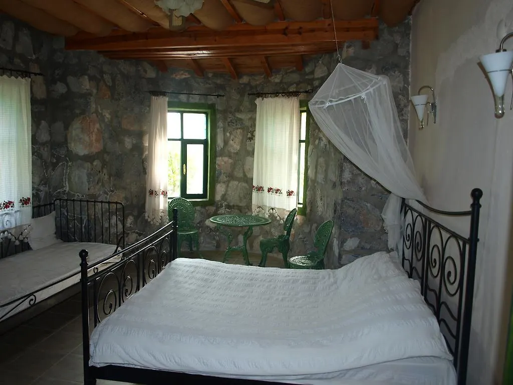 Bed and Breakfast Otantik Tas Ev Dalaman